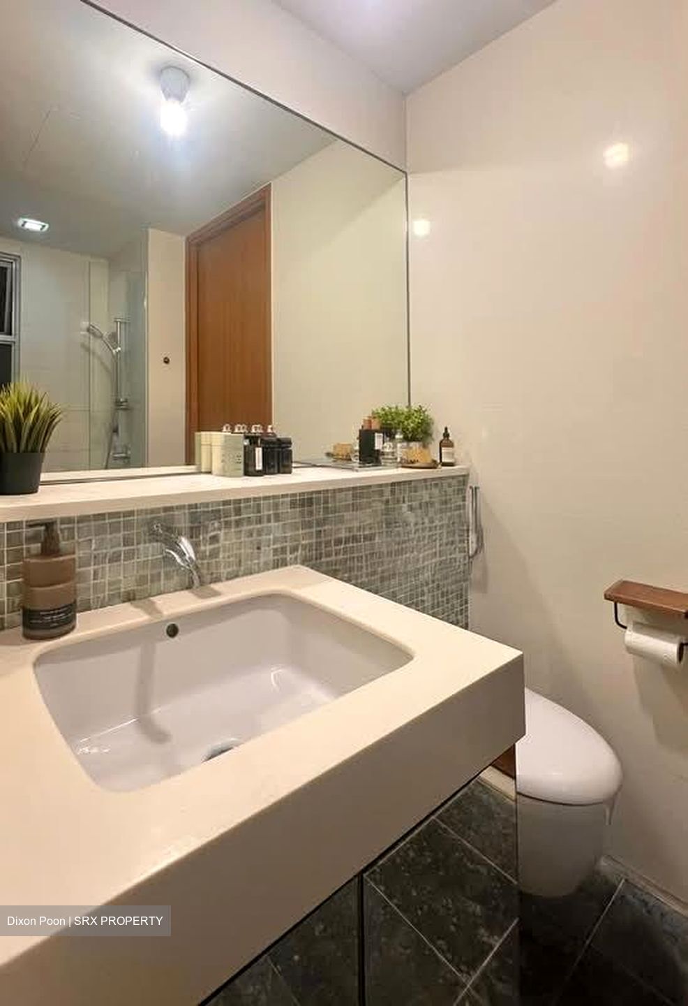 RV Suites (D10), Apartment #630080161